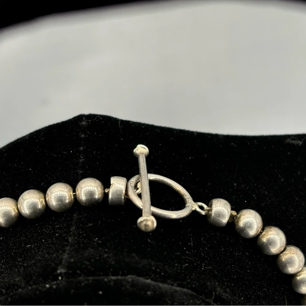 Elegant Navajo Silver Beaded Necklace - Picture 5 of 5